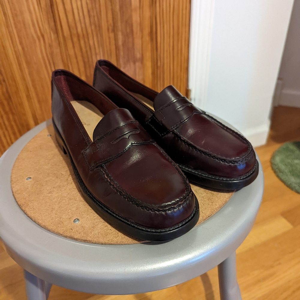 Weejuns penny loafers by G. H. Bass brown size 9